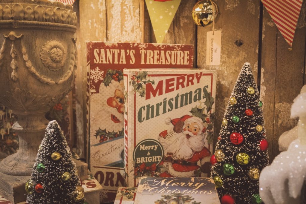 Want To Deliver Christmas Gifts To Your Loved Ones? Book Your Order in Advance!